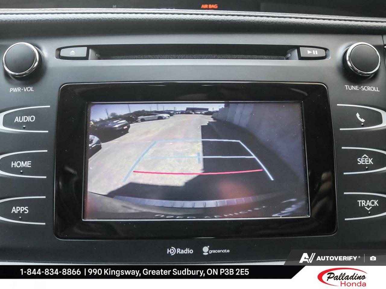 2015 Toyota Highlander LE Photo
