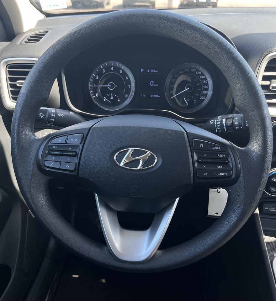 2022 Hyundai Venue ESSE TWO-TONE Photo
