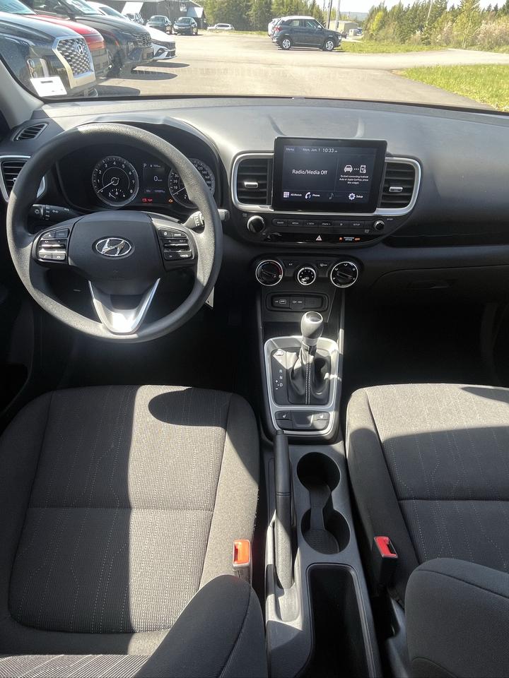 2022 Hyundai Venue ESSE TWO-TONE Photo