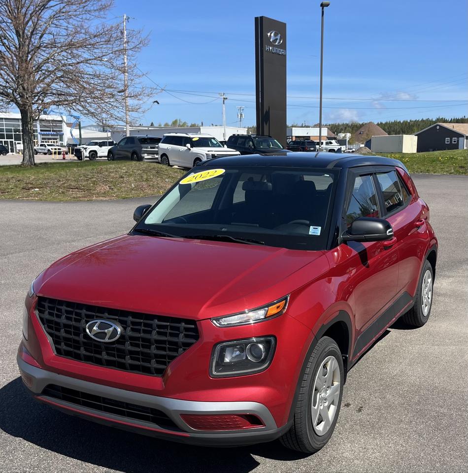 2022 Hyundai Venue ESSE TWO-TONE Photo