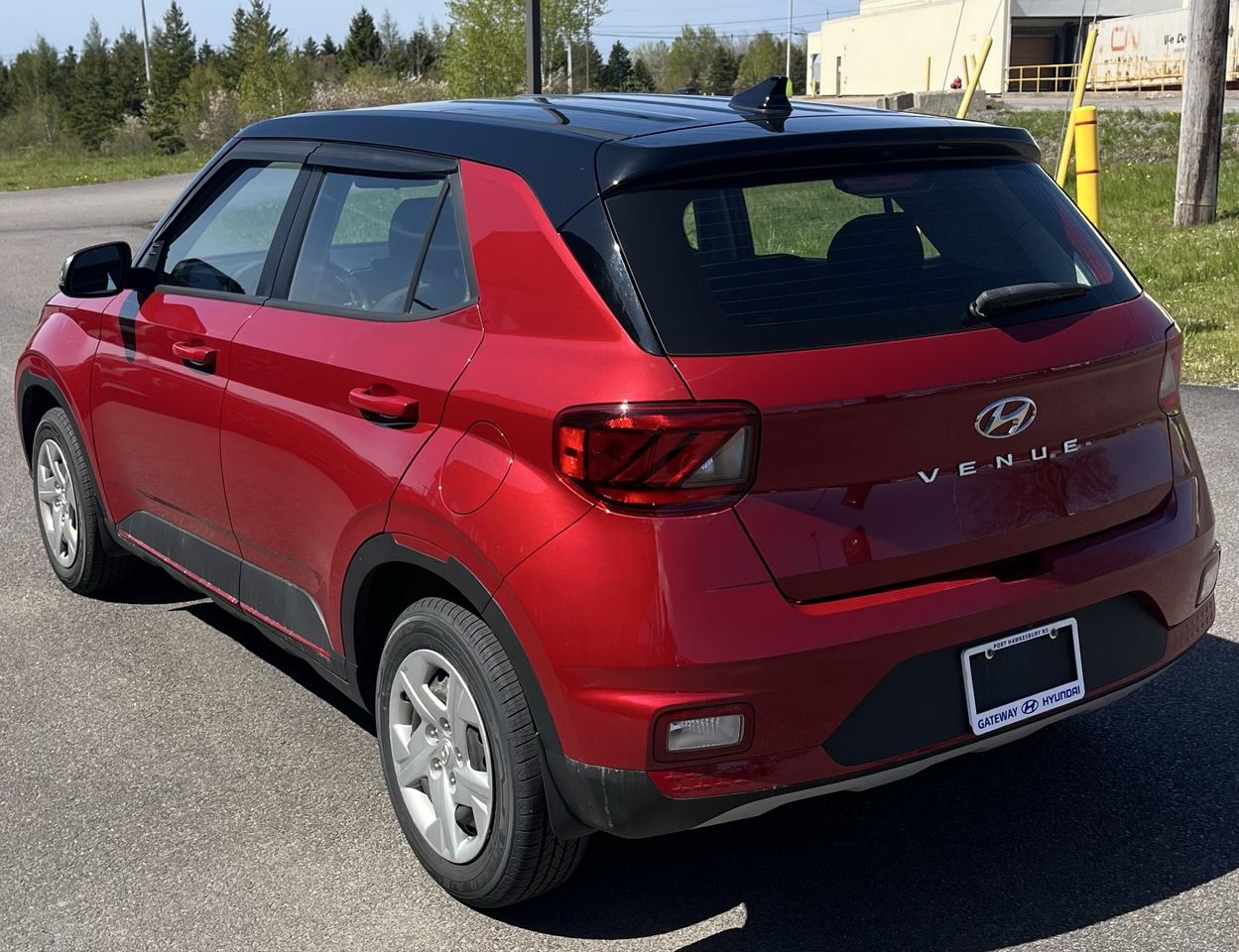 2022 Hyundai Venue ESSE TWO-TONE Photo