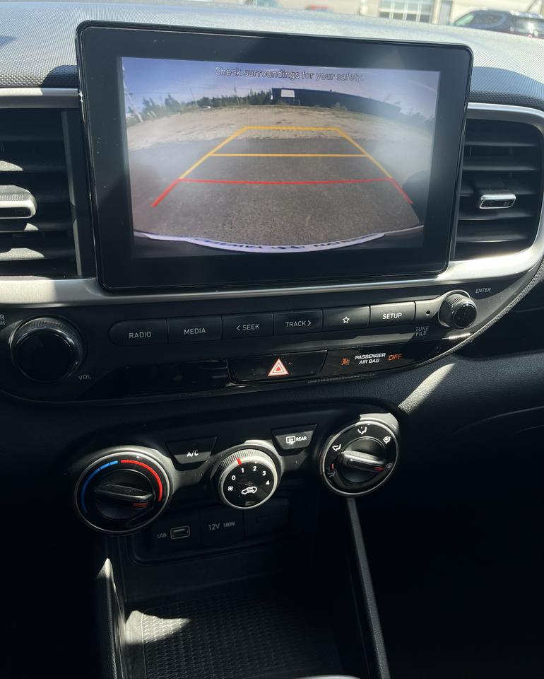 2022 Hyundai Venue ESSE TWO-TONE Photo