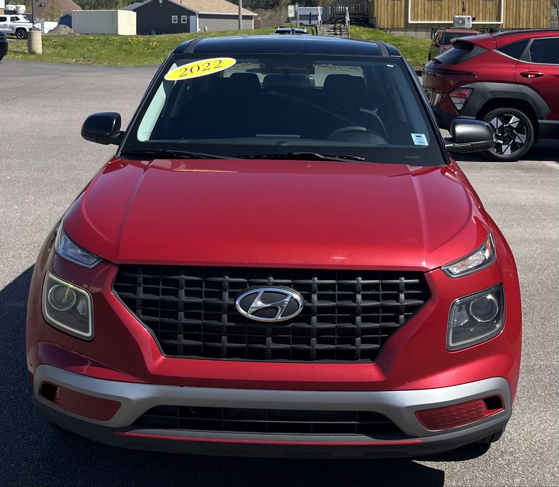 2022 Hyundai Venue ESSE TWO-TONE Photo1