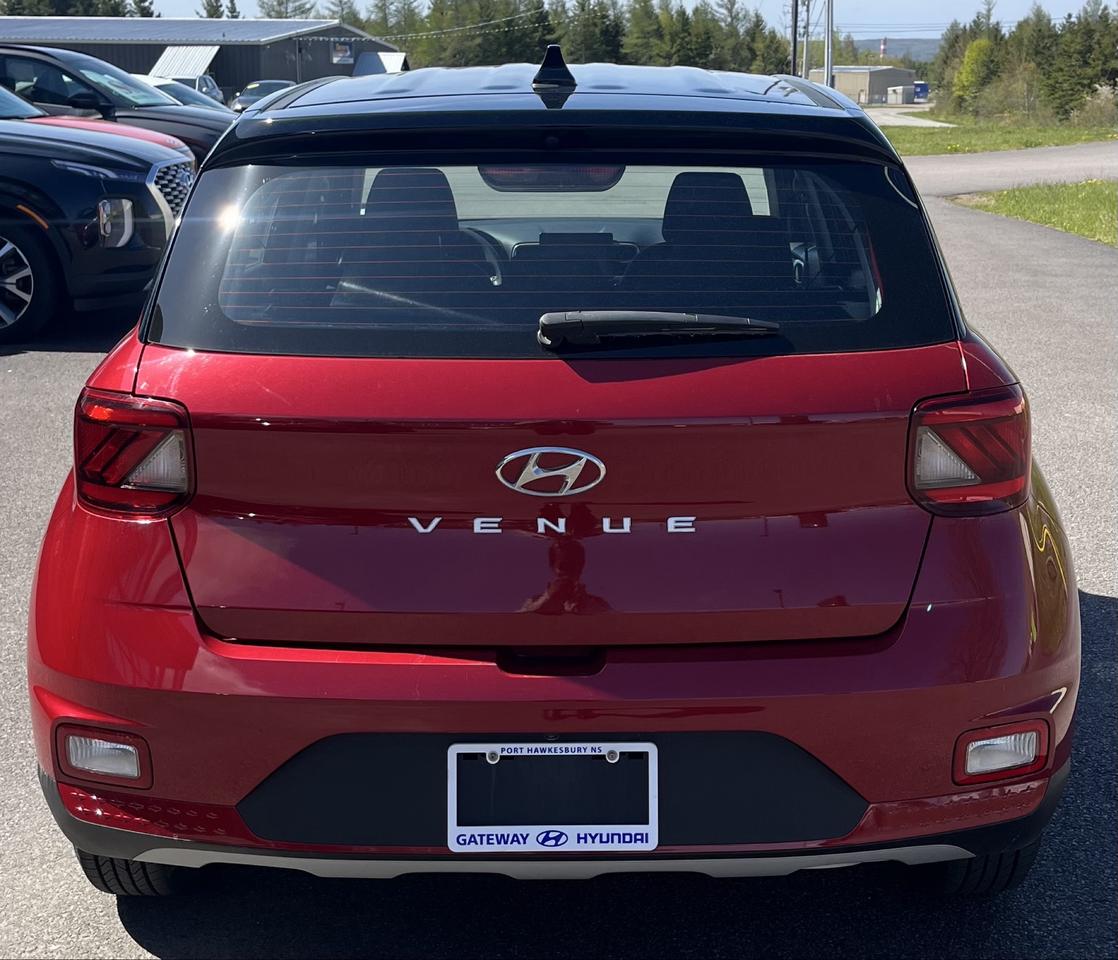 2022 Hyundai Venue ESSE TWO-TONE Photo4