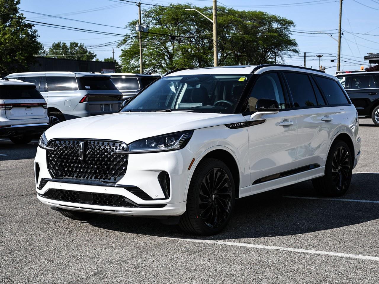 2026 Lincoln Aviator Reserve AWD Photo2