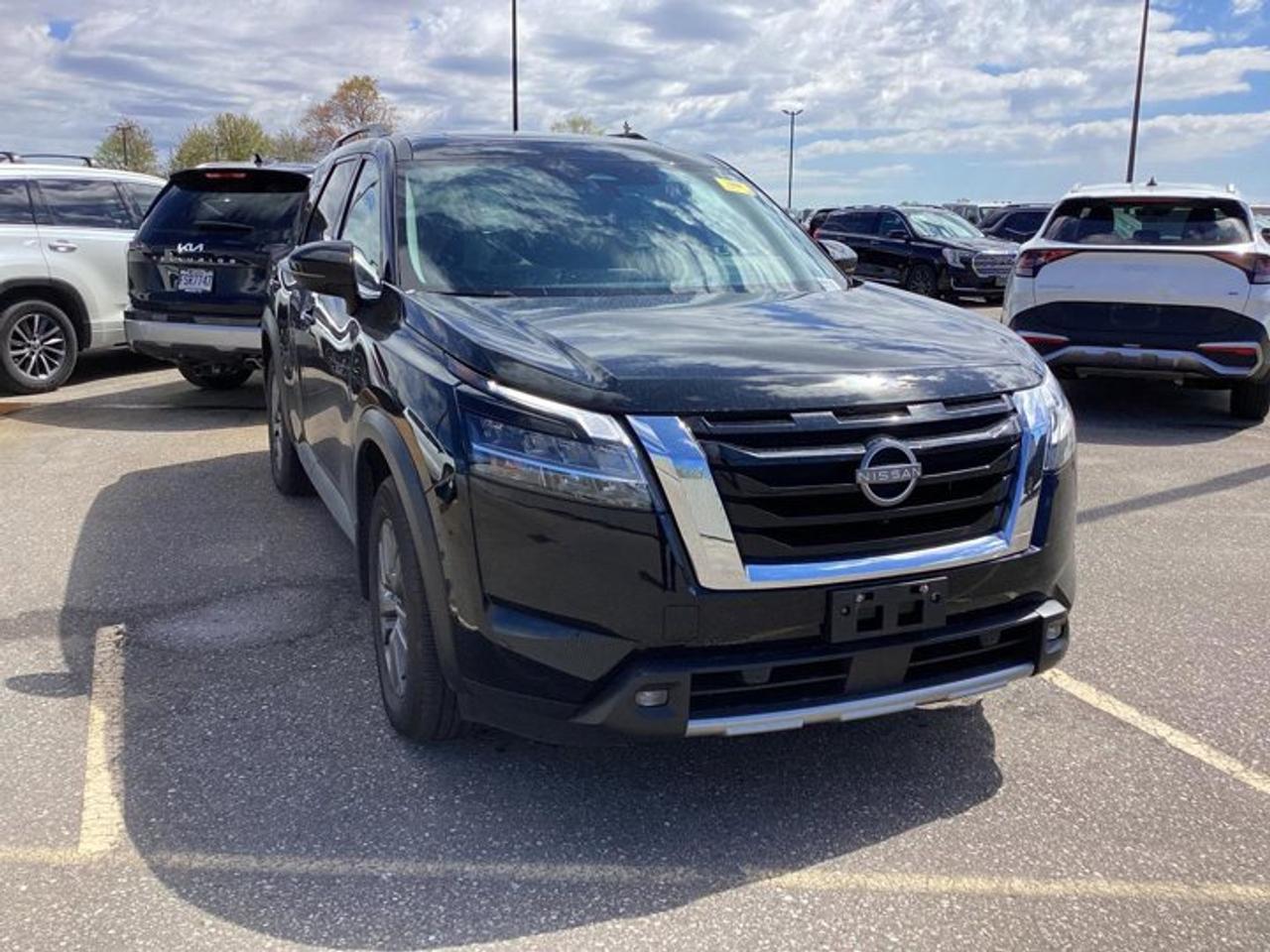 2022 Nissan Pathfinder SV 4WD | No Accidents | 360 Camera | Panoramic Roof Photo