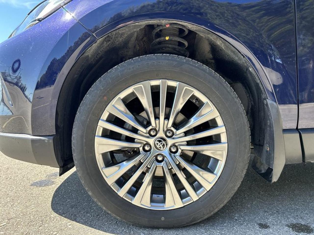 2022 Toyota Venza XLE AWD | No Accidents | Leather Seats | Heated Steering Wheel Photo