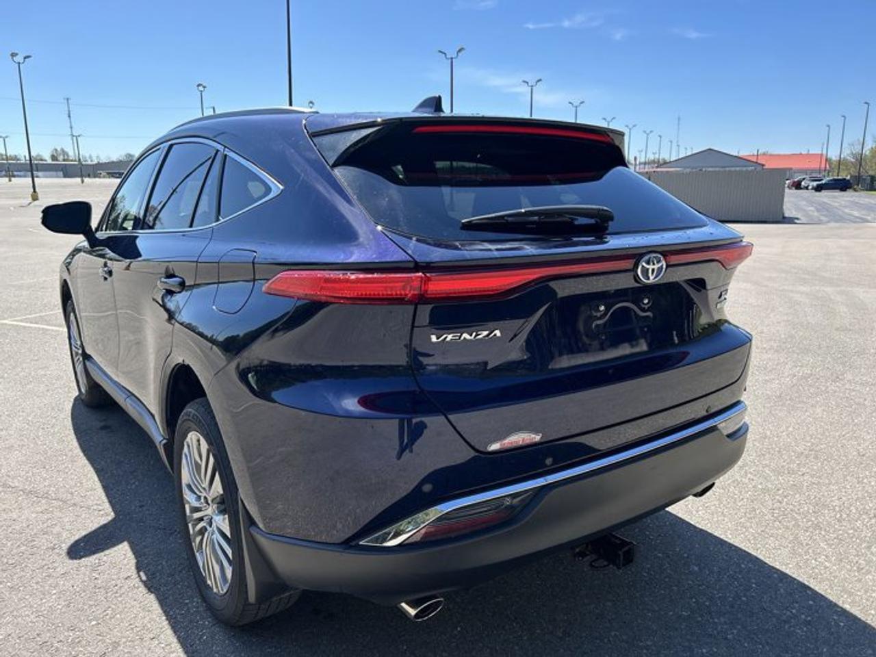 2022 Toyota Venza XLE AWD | No Accidents | Leather Seats | Heated Steering Wheel Photo