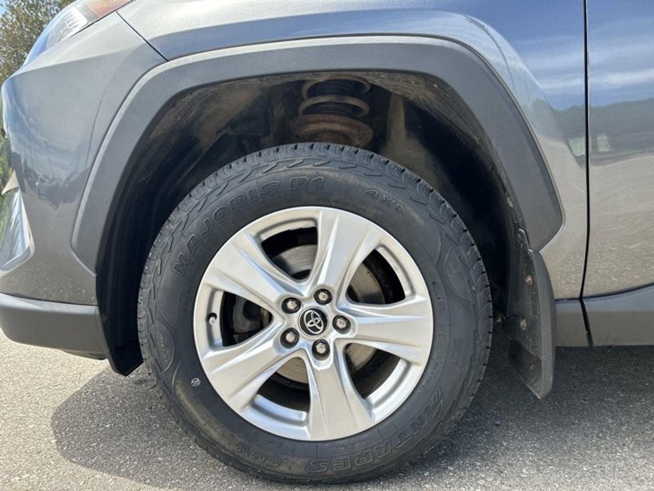 2019 Toyota RAV4 XLE AWD | No Accidents | Sunroof | Heated Steering Photo