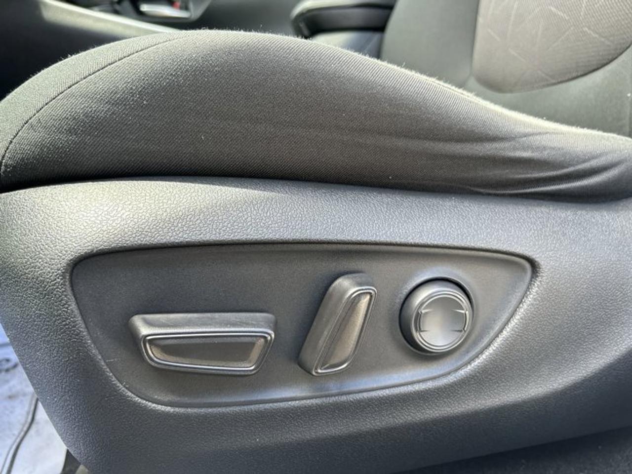 2019 Toyota RAV4 XLE AWD | No Accidents | Sunroof | Heated Steering Photo