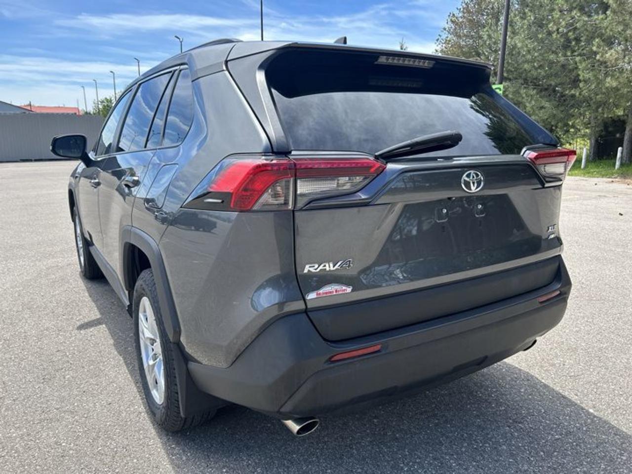 2019 Toyota RAV4 XLE AWD | No Accidents | Sunroof | Heated Steering Photo