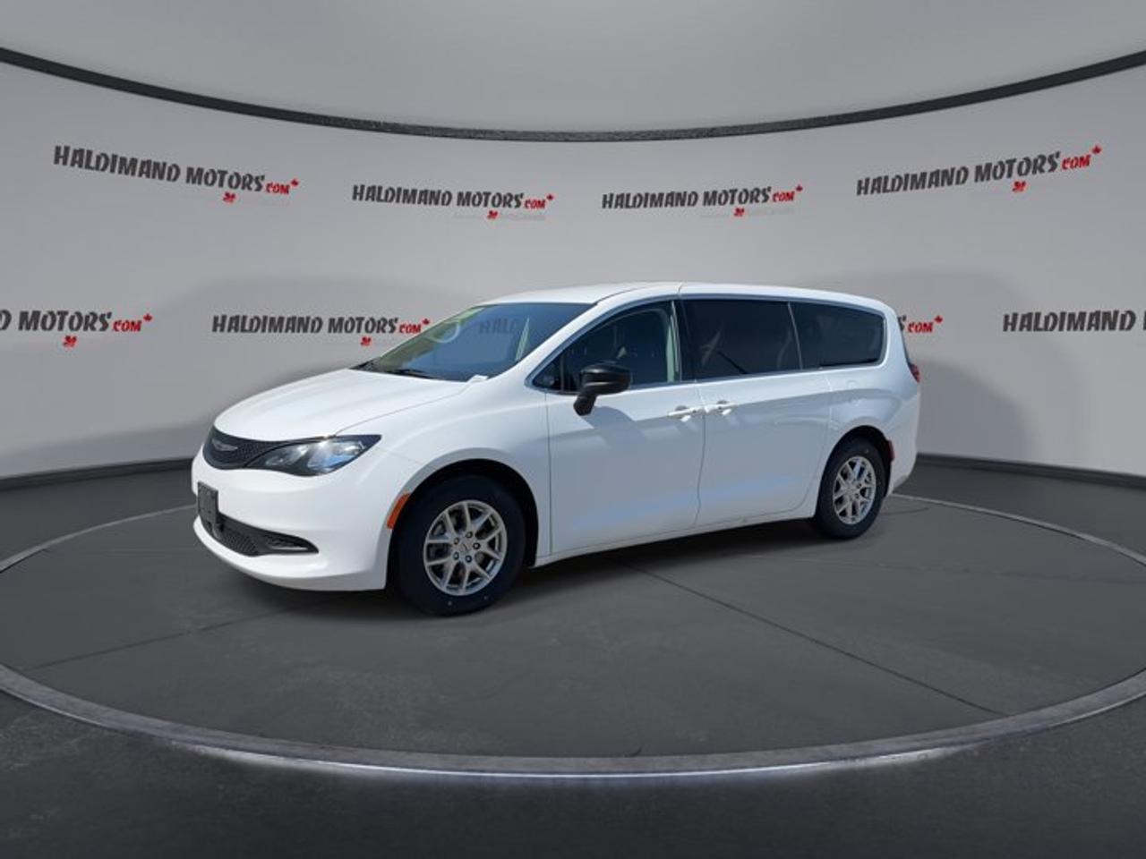 2024 Dodge Grand Caravan SXT 2WD | No Accidents | Heated Steering Wheel Photo3
