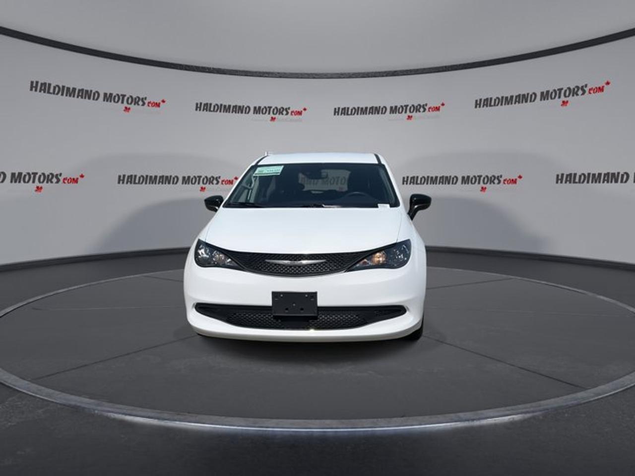 2024 Dodge Grand Caravan SXT 2WD | No Accidents | Heated Steering Wheel Photo