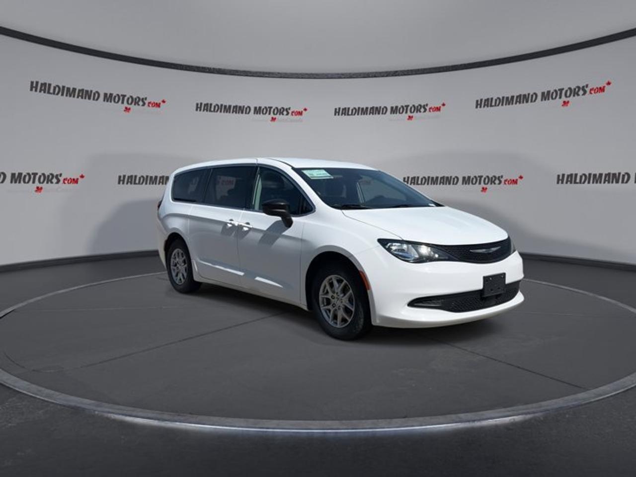 2024 Dodge Grand Caravan SXT 2WD | No Accidents | Heated Steering Wheel Photo