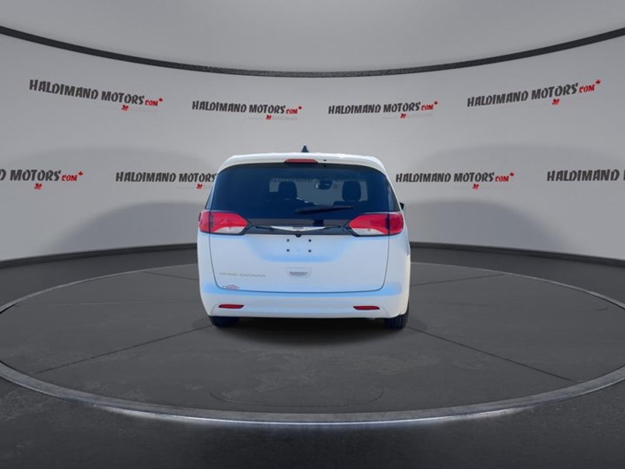 2024 Dodge Grand Caravan SXT 2WD | No Accidents | Heated Steering Wheel Photo