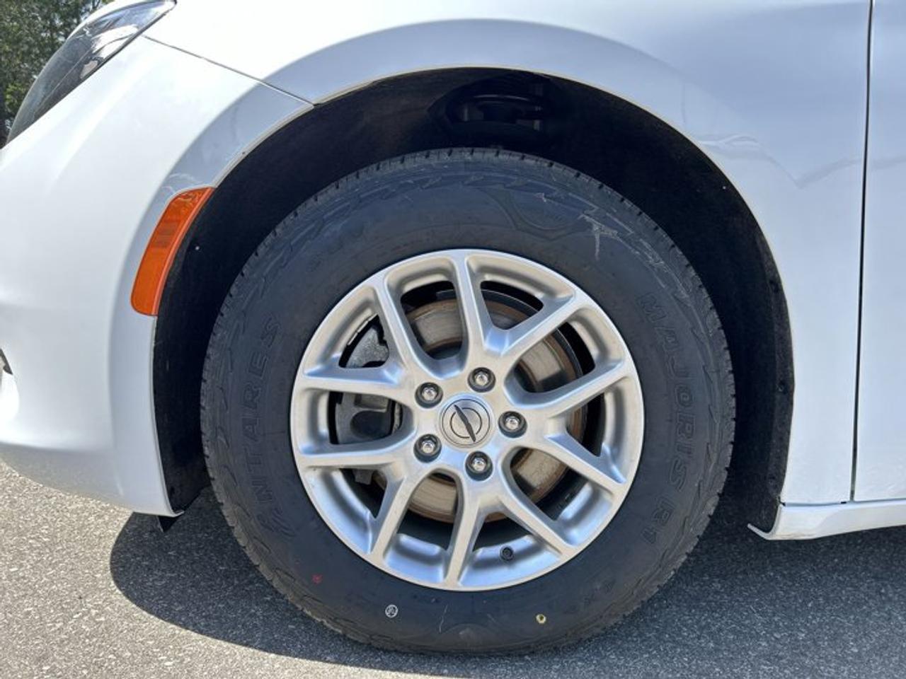 2024 Dodge Grand Caravan SXT 2WD | No Accidents | Heated Steering Wheel Photo