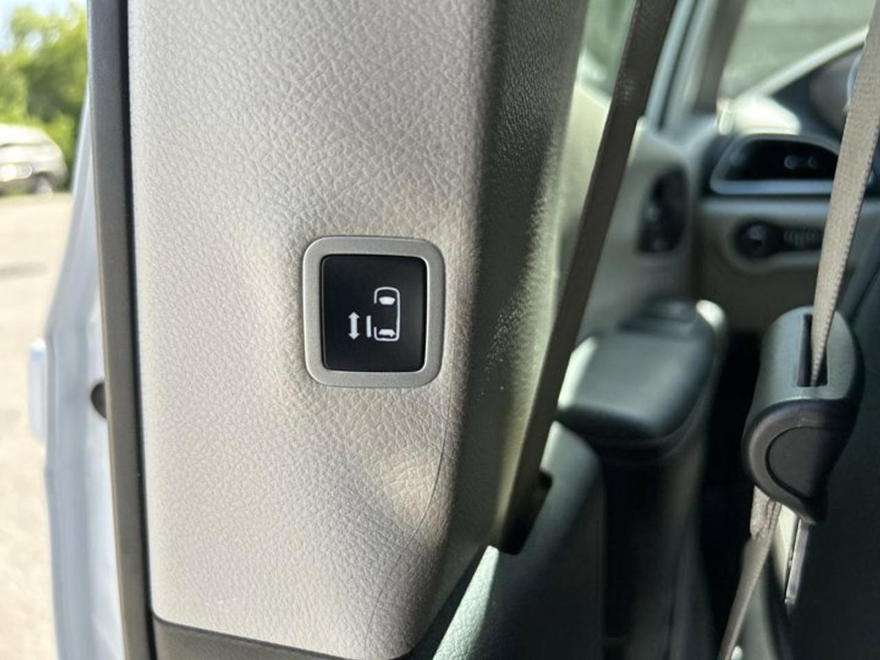 2024 Dodge Grand Caravan SXT 2WD | No Accidents | Heated Steering Wheel Photo