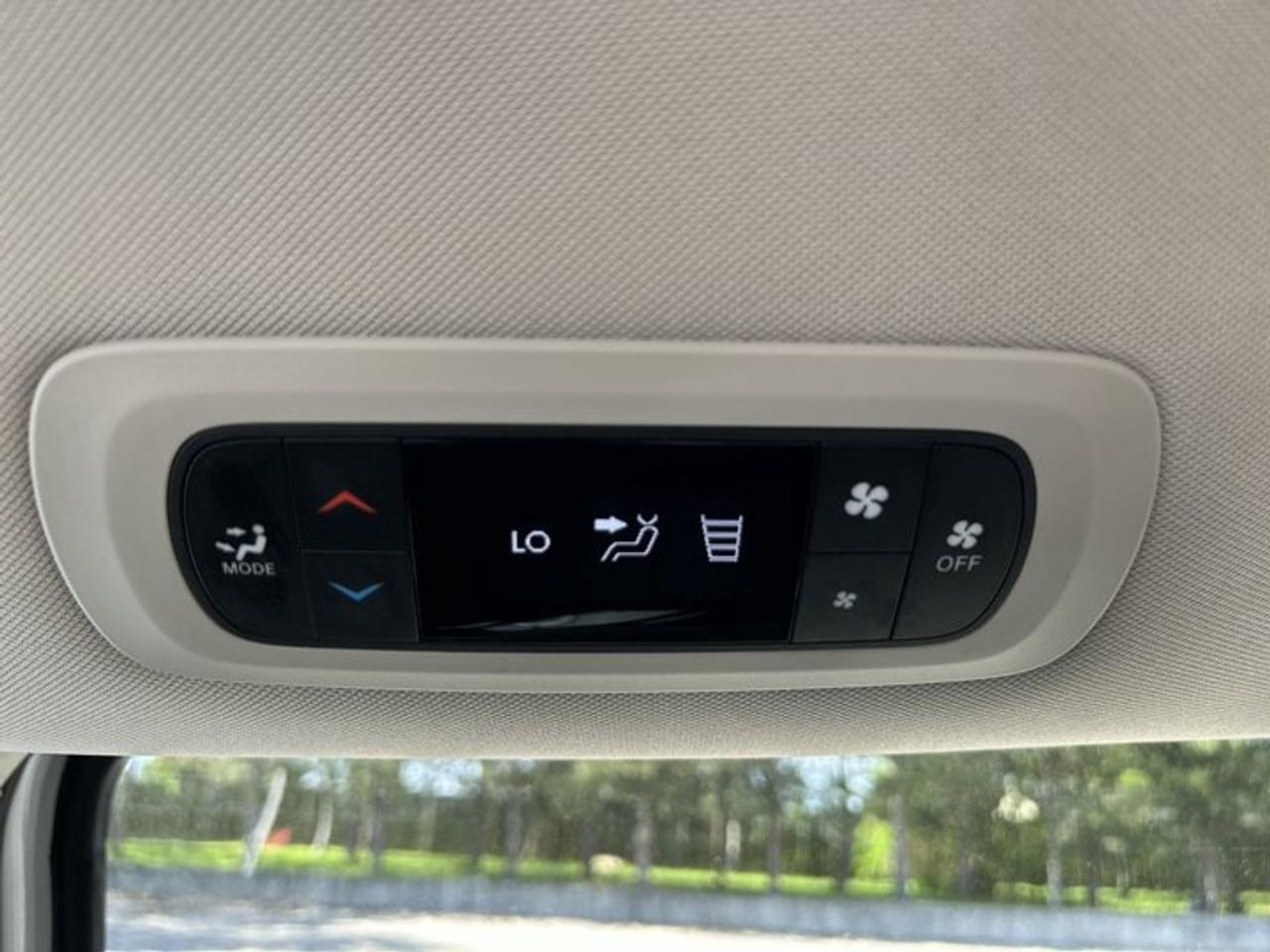 2024 Dodge Grand Caravan SXT 2WD | No Accidents | Heated Steering Wheel Photo