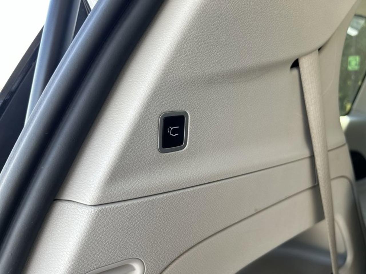 2024 Dodge Grand Caravan SXT 2WD | No Accidents | Heated Steering Wheel Photo