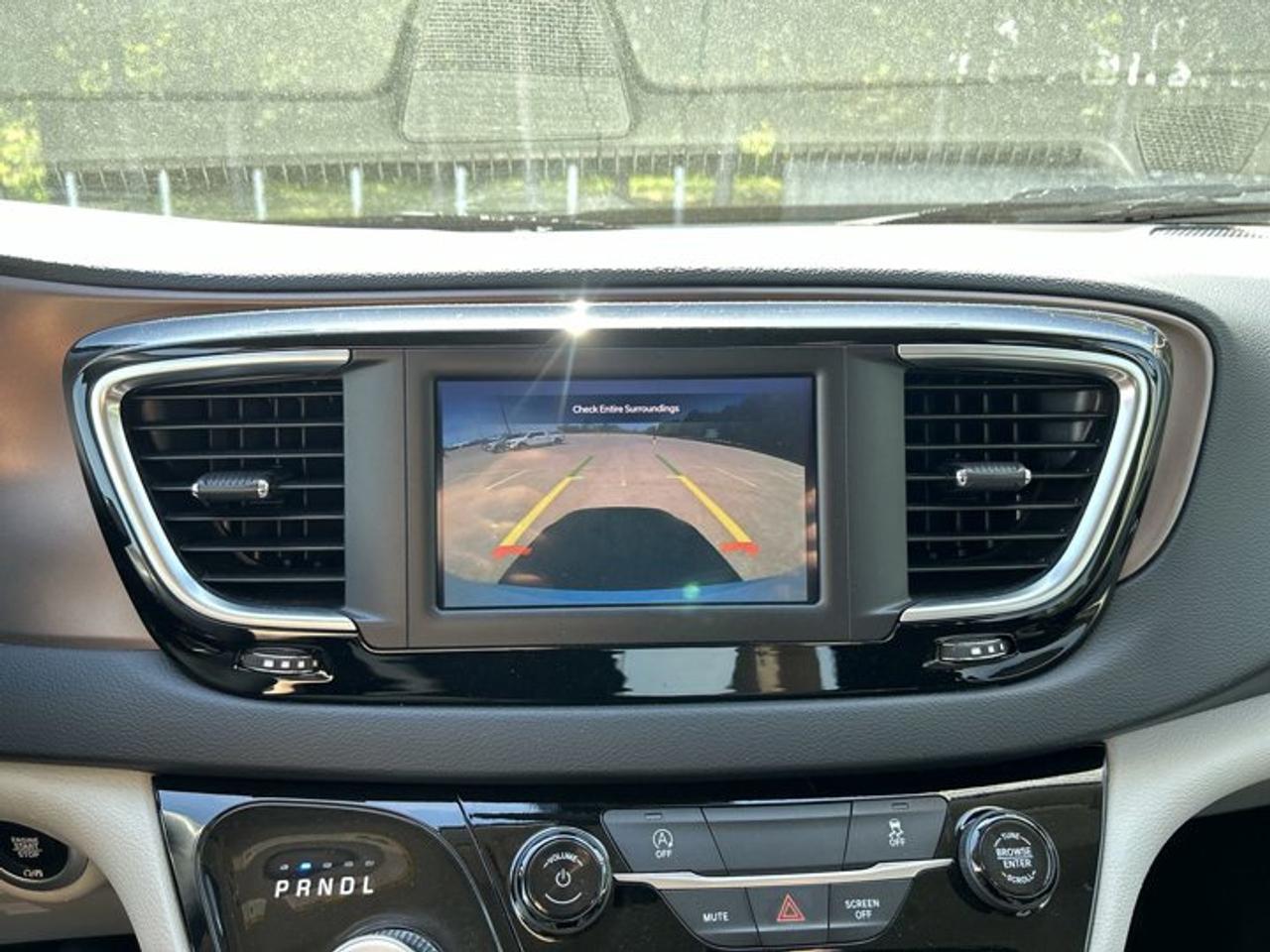 2024 Dodge Grand Caravan SXT 2WD | No Accidents | Heated Steering Wheel Photo
