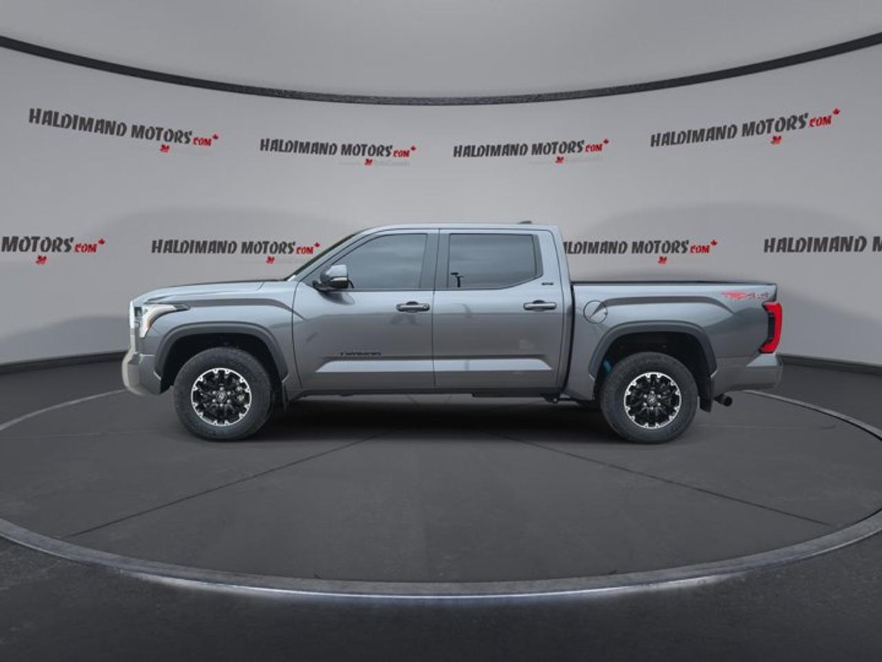 2025 Toyota Tundra SR5 Crewmax 5.5' Box 4x4 | No Accidents Photo4