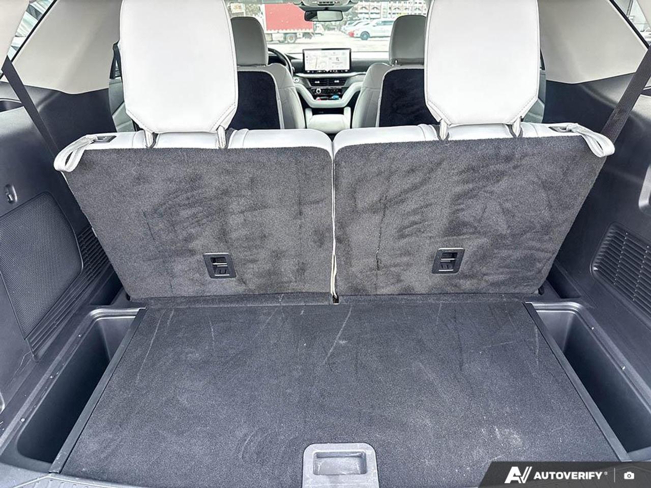 2025 Ford Explorer Platinum 600A|ULTIMATE PK|CLEAN CARFAX|$10K IN OPTIONS Photo