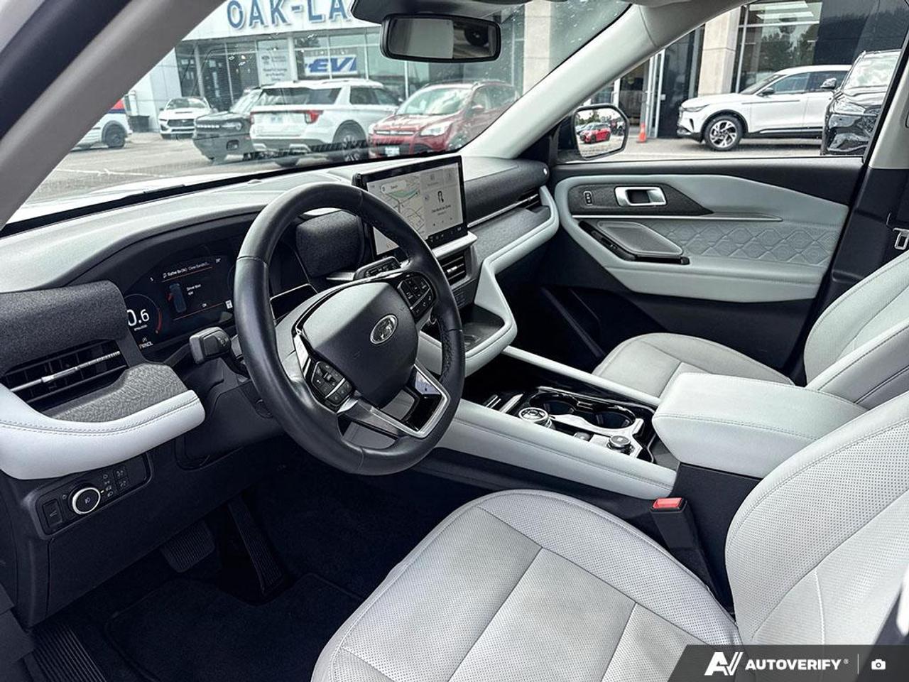 2025 Ford Explorer Platinum 600A|ULTIMATE PK|CLEAN CARFAX|$10K IN OPTIONS Photo