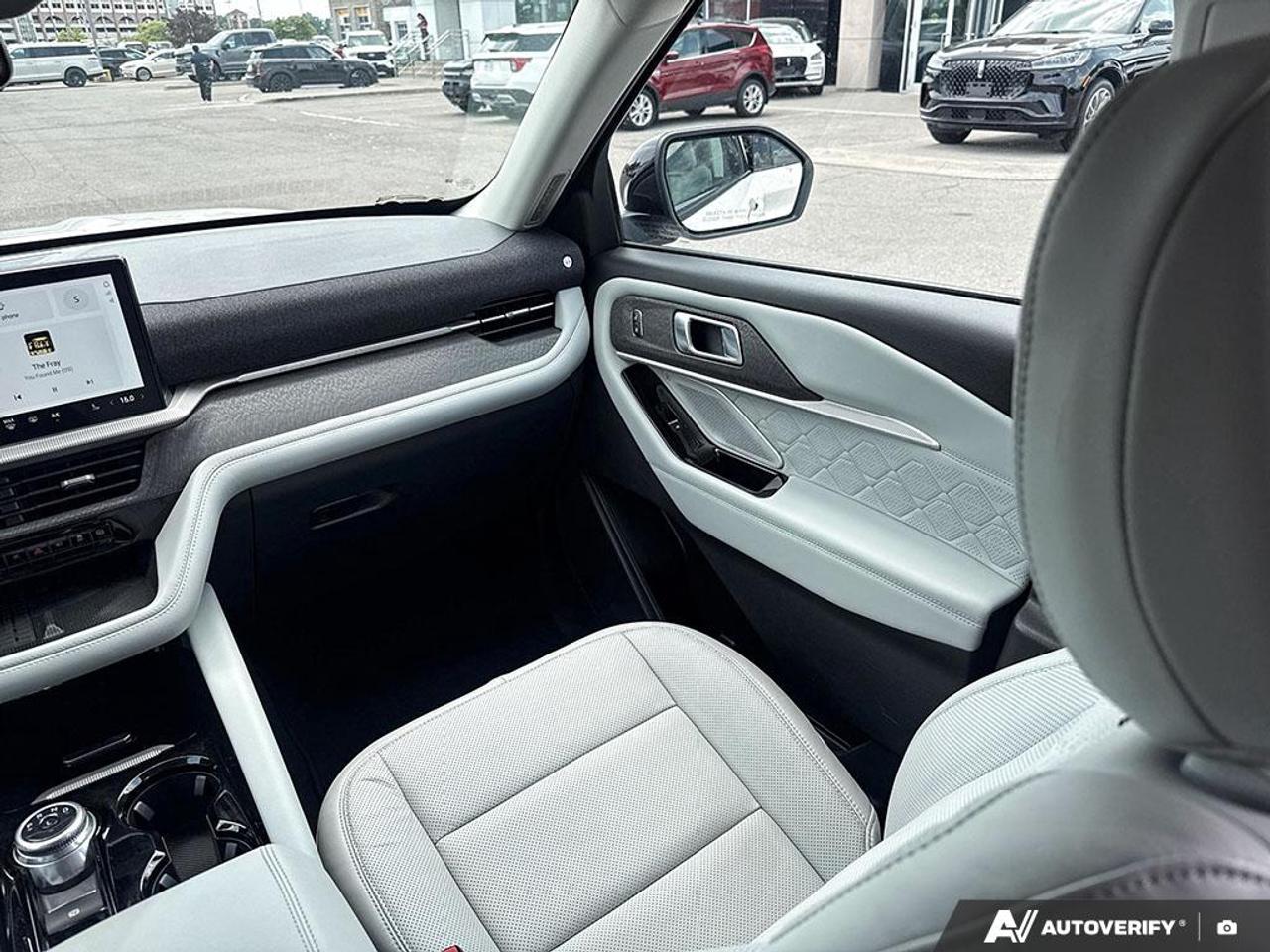 2025 Ford Explorer Platinum 600A|ULTIMATE PK|CLEAN CARFAX|$10K IN OPTIONS Photo