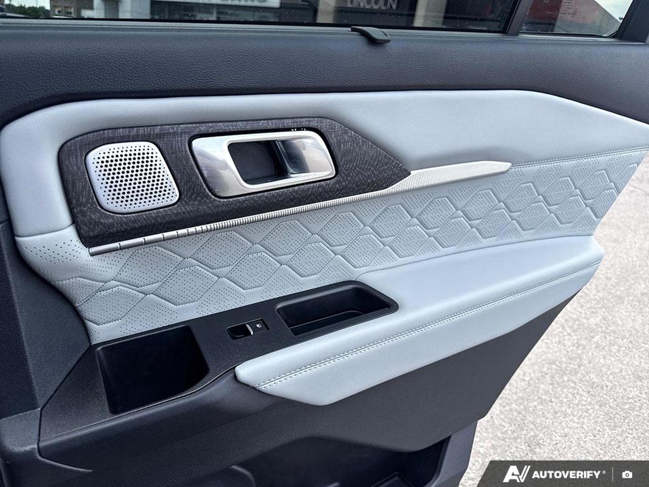 2025 Ford Explorer Platinum 600A|ULTIMATE PK|CLEAN CARFAX|$10K IN OPTIONS Photo