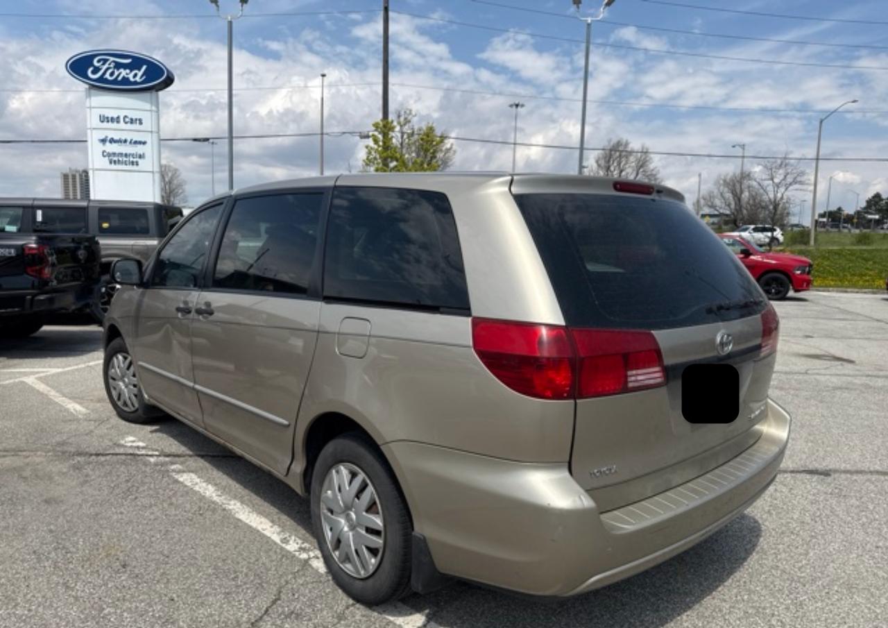 2005 Toyota Sienna CE 7 Passenger 7 PASSENGER Photo