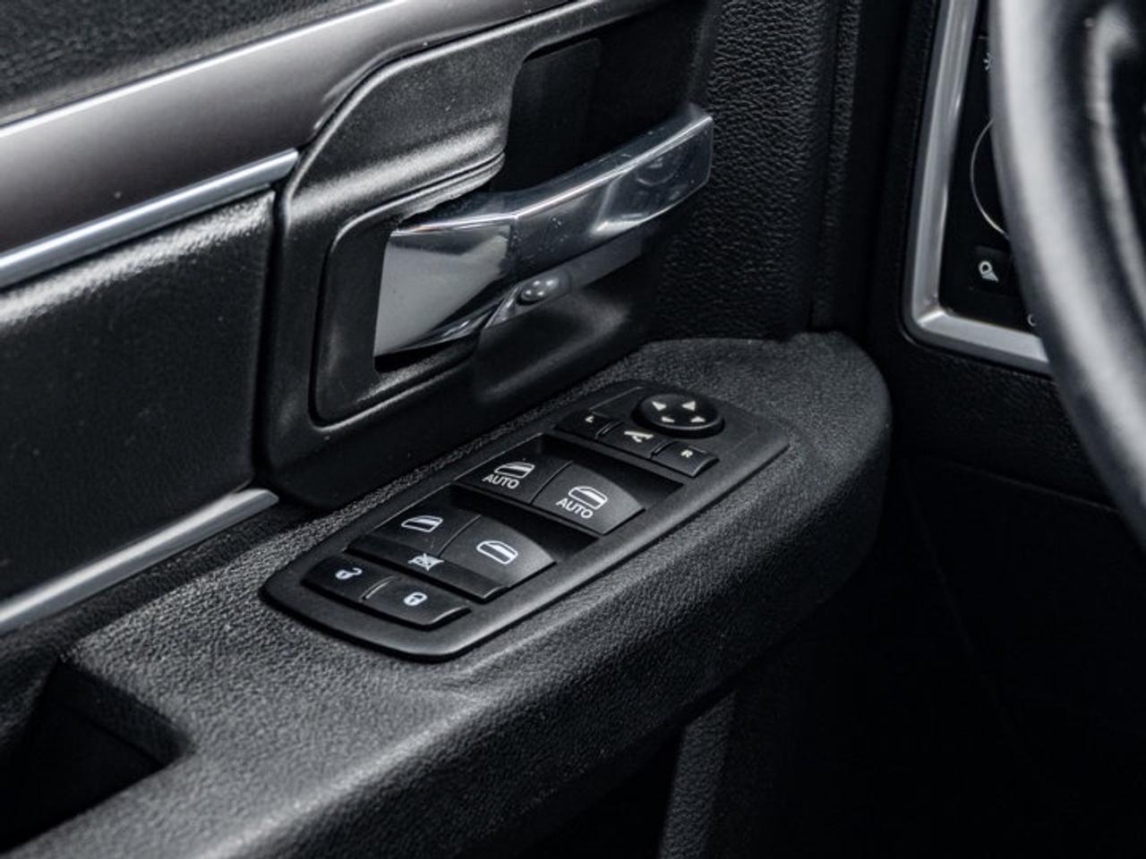 2021 RAM 1500 Classic WARLOCK Photo