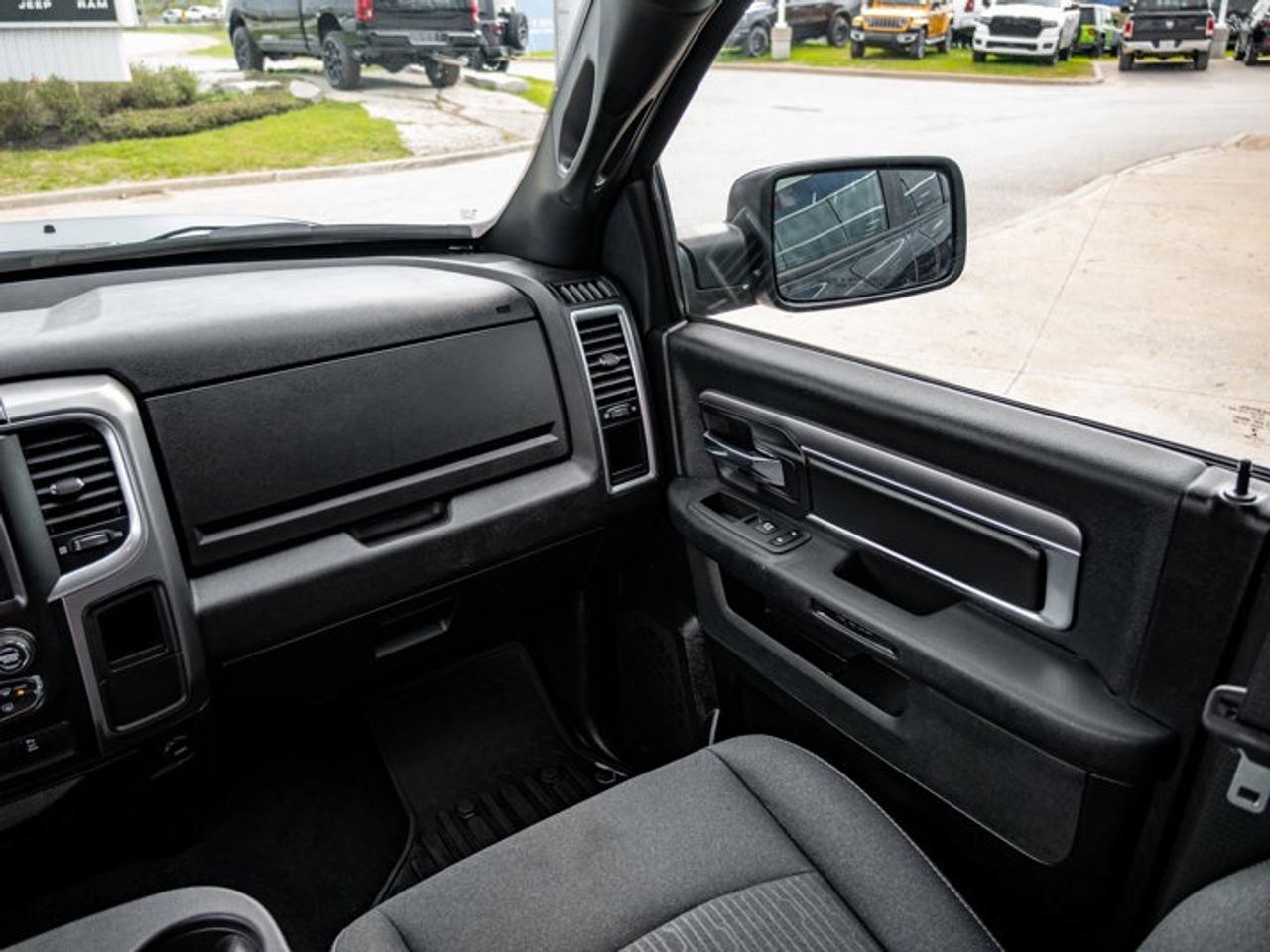 2021 RAM 1500 Classic WARLOCK Photo