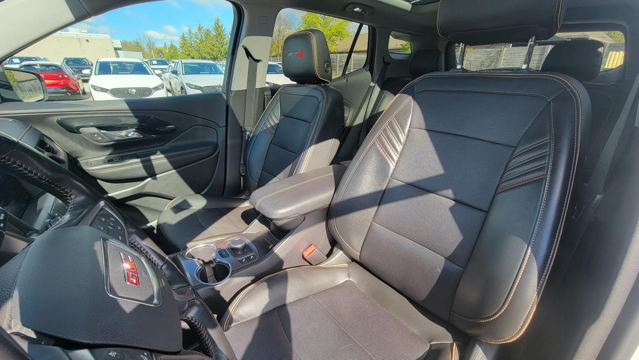 2022 GMC Terrain AT4 Photo