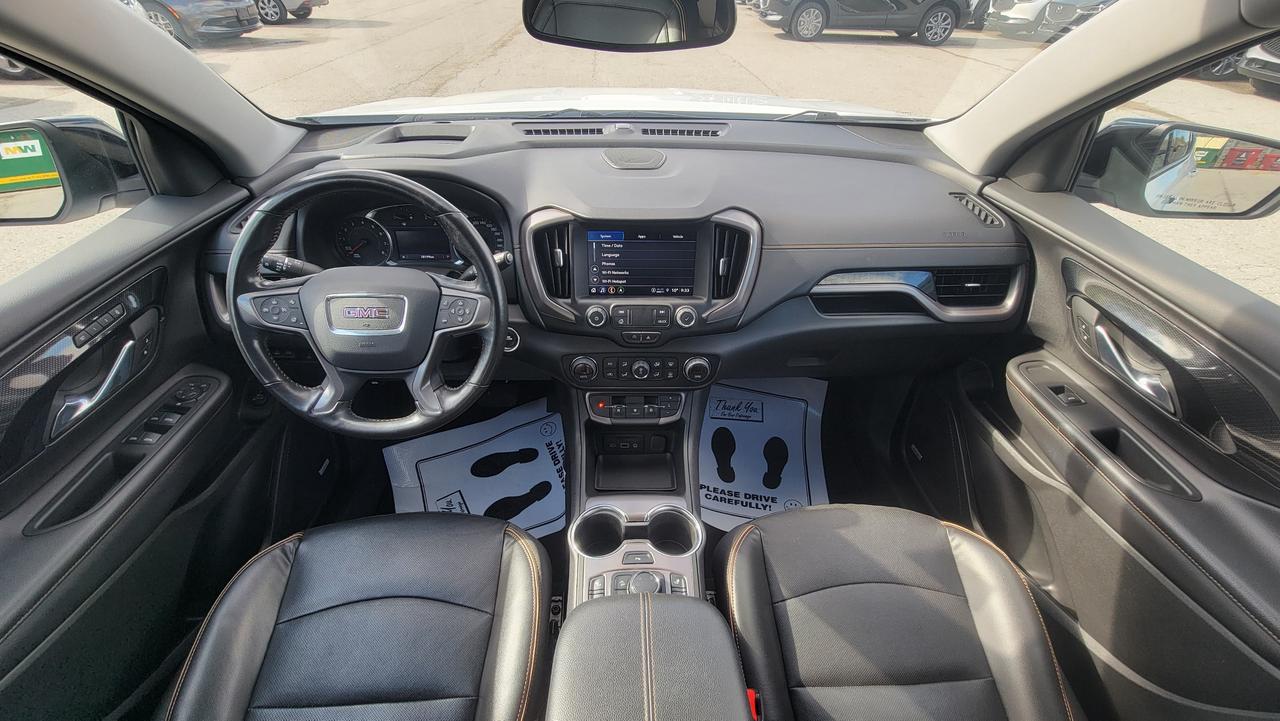 2022 GMC Terrain AT4 Photo