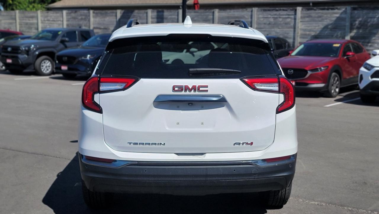 2022 GMC Terrain AT4 Photo3