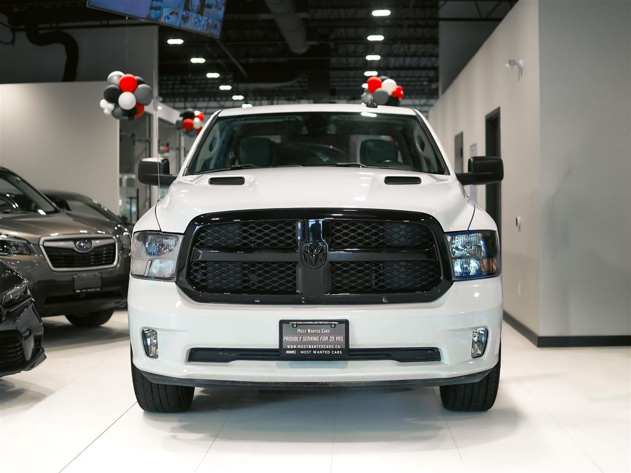 2022 RAM 1500 Classic CREW CAB 4X4 | NO ACCIDENTS | NIGHT + SUBZERO PKG Photo