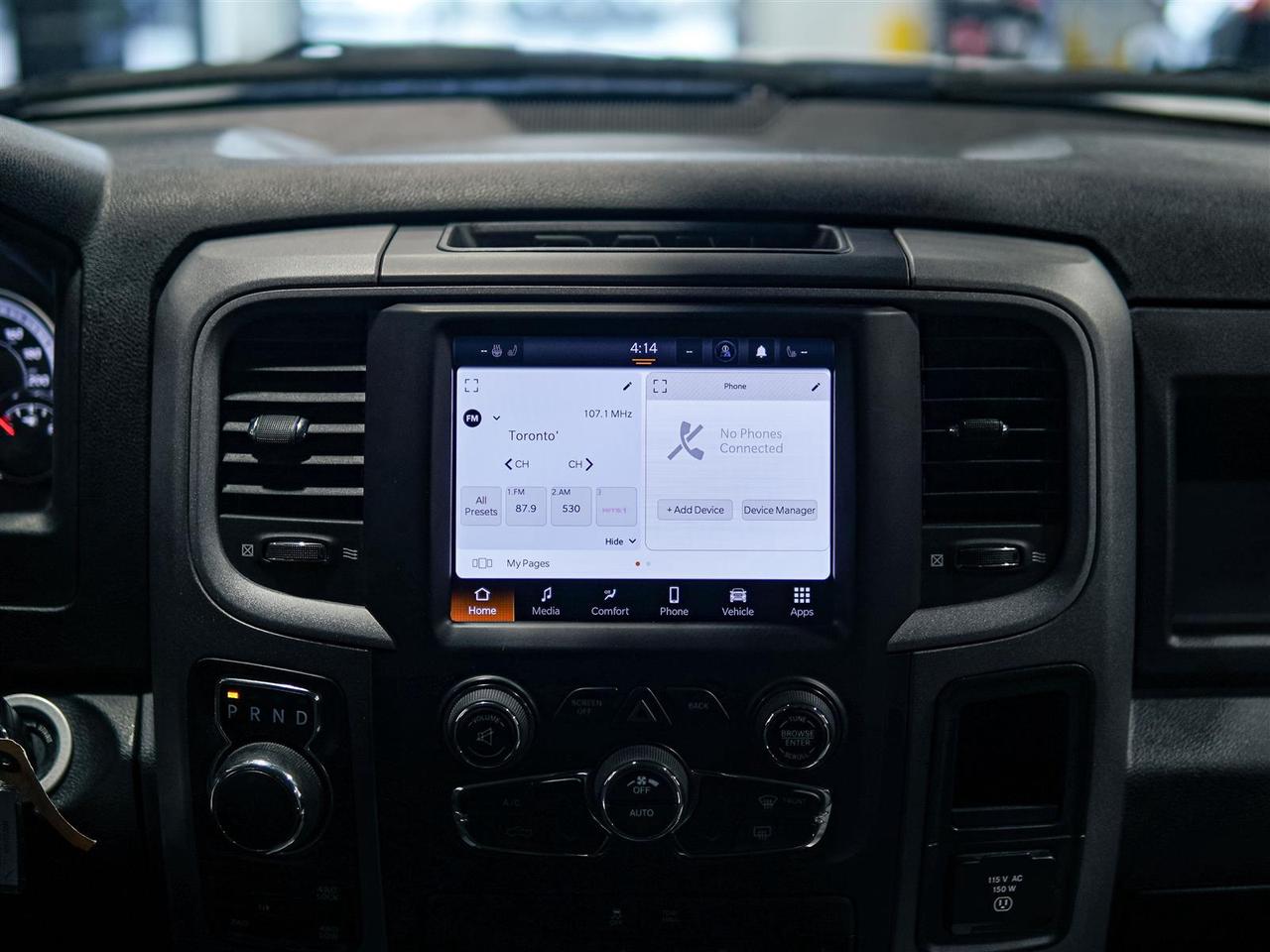 2022 RAM 1500 Classic CREW CAB 4X4 | NO ACCIDENTS | NIGHT + SUBZERO PKG Photo