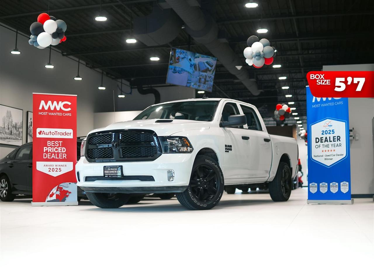 2022 RAM 1500 Classic CREW CAB 4X4 | NO ACCIDENTS | NIGHT + SUBZERO PKG Photo