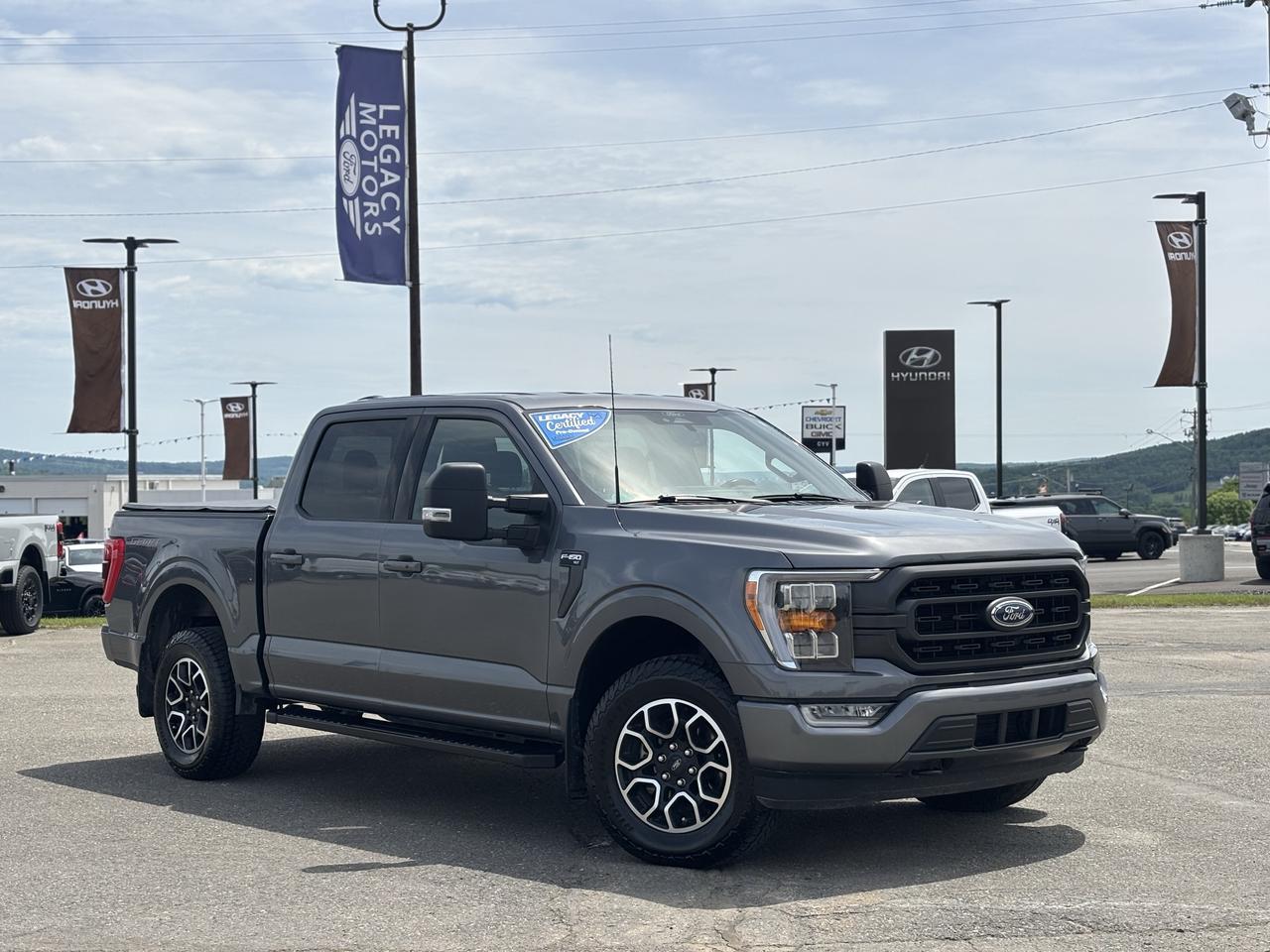 2022 Ford XL 4WD SUPERCREW 5.5' BOX Photo0