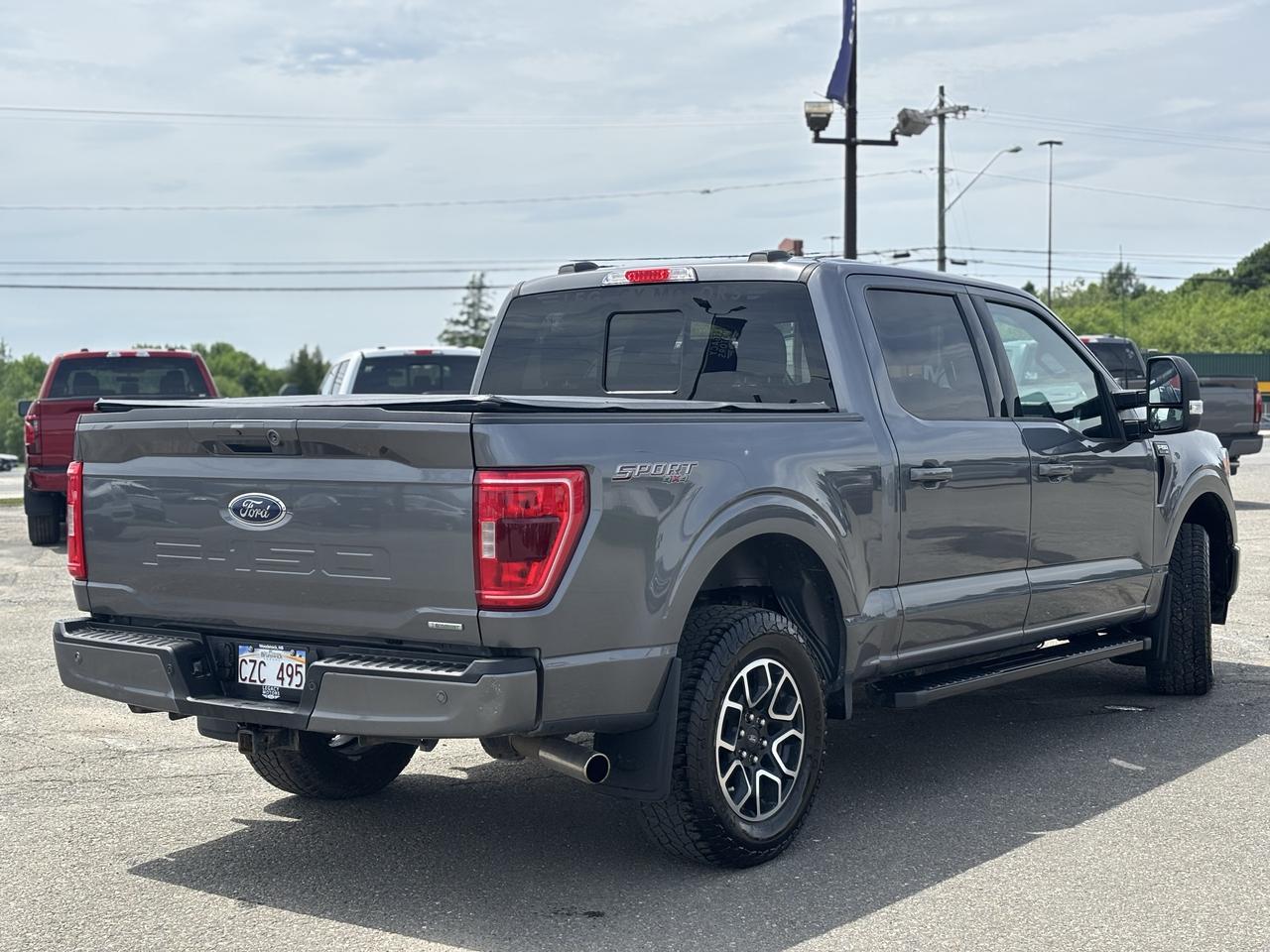 2022 Ford XL 4WD SUPERCREW 5.5' BOX Photo3