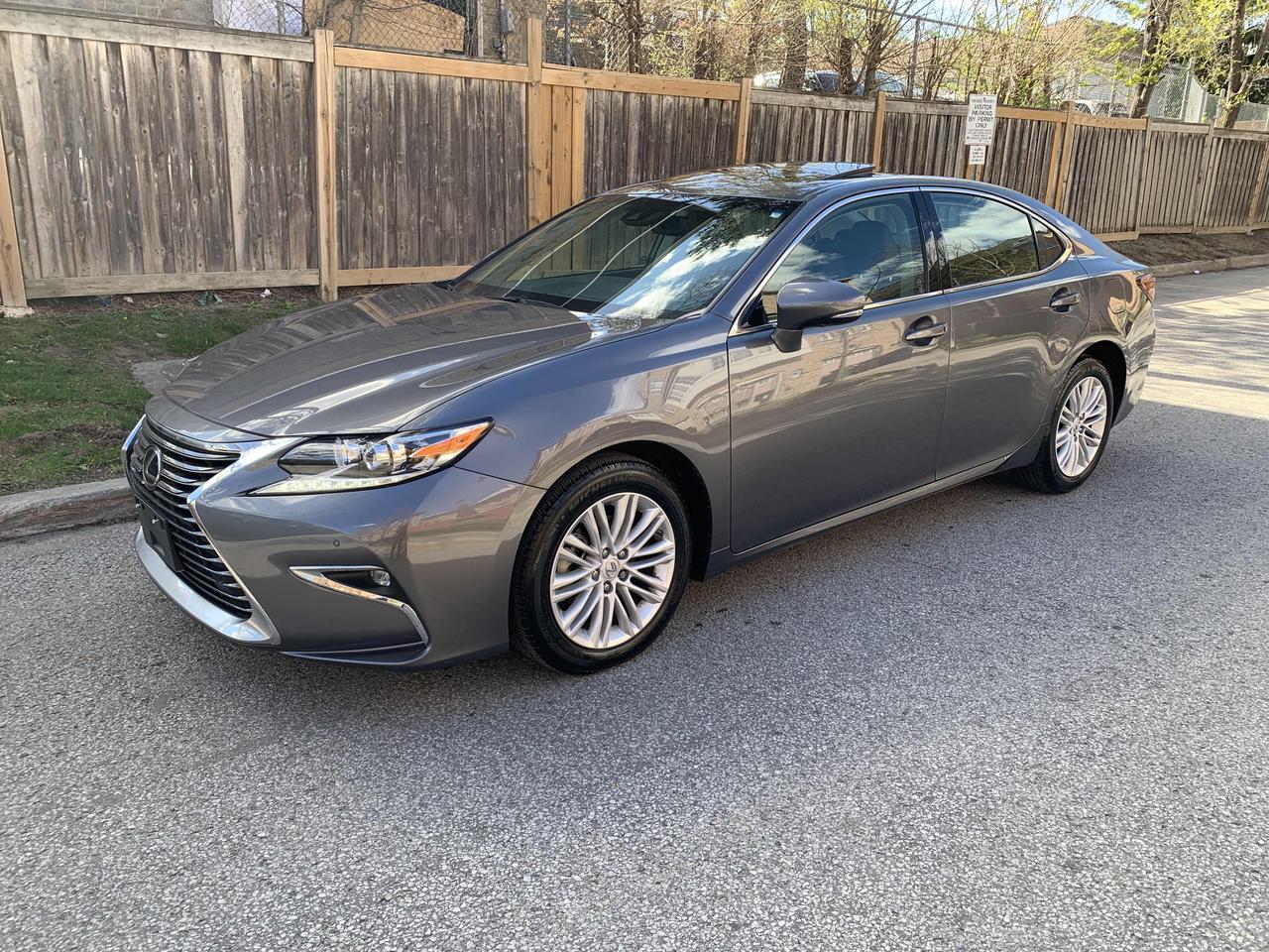 Used 2018 Lexus ES MINT CONDITION / LIKE NEW/ LOW KM / NO ACCIDENT / for sale in Scarborough, ON