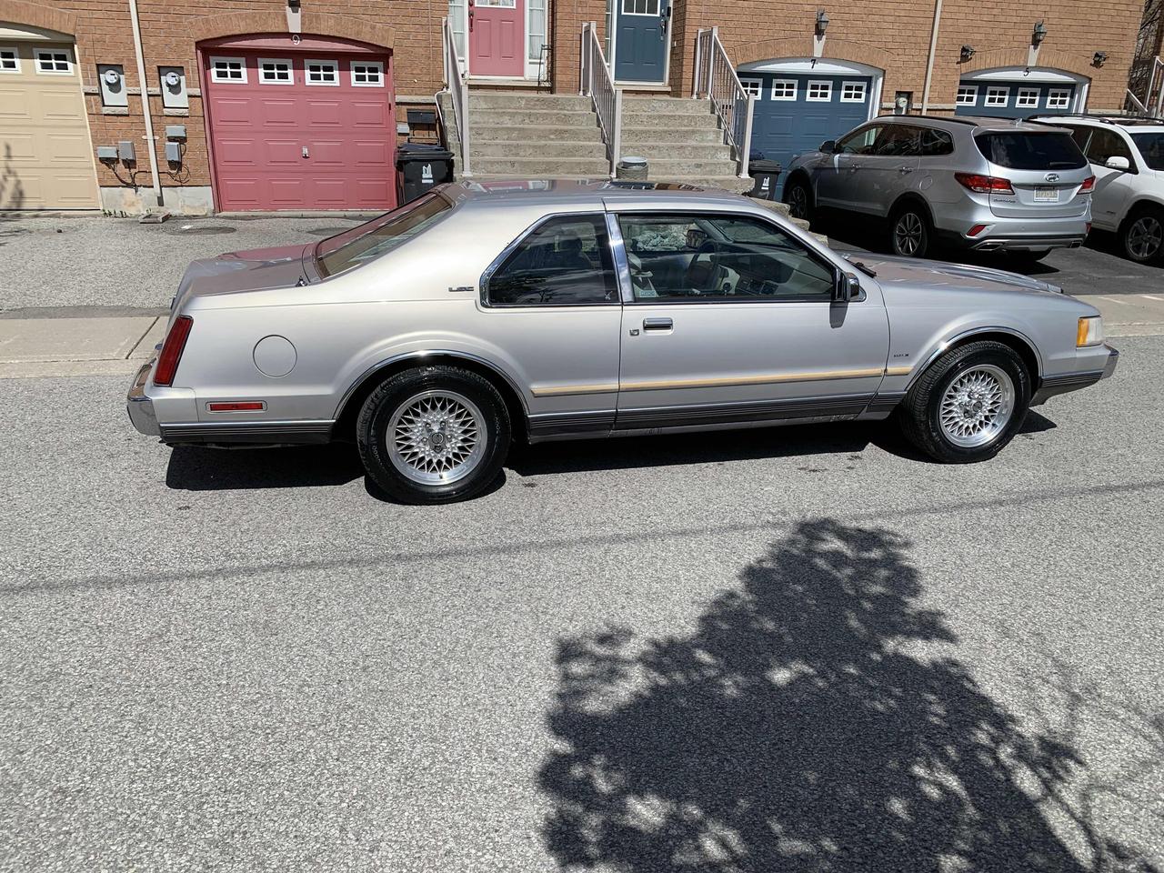 1991 Lincoln Mark VII LSC/ V8 / SUPER RARE/ LEATHER / ROOF / RUNS GREAT Photo3