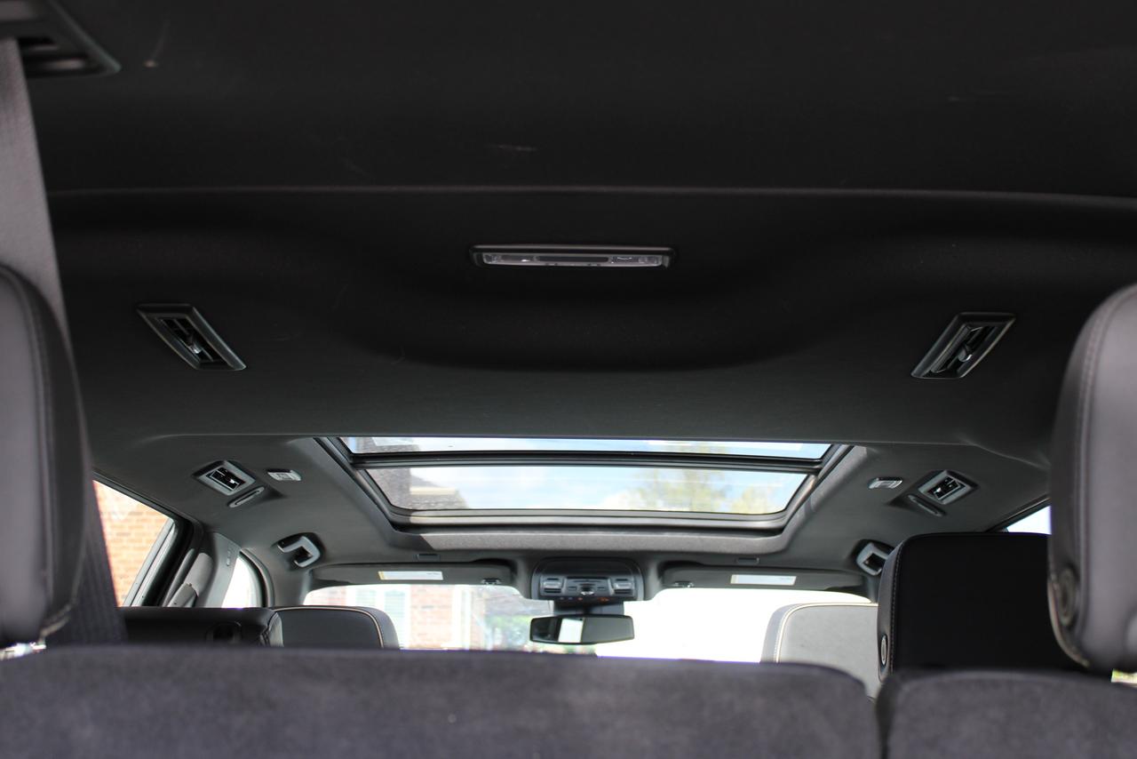2024 GMC Yukon XL 4WD 4dr SLT Photo