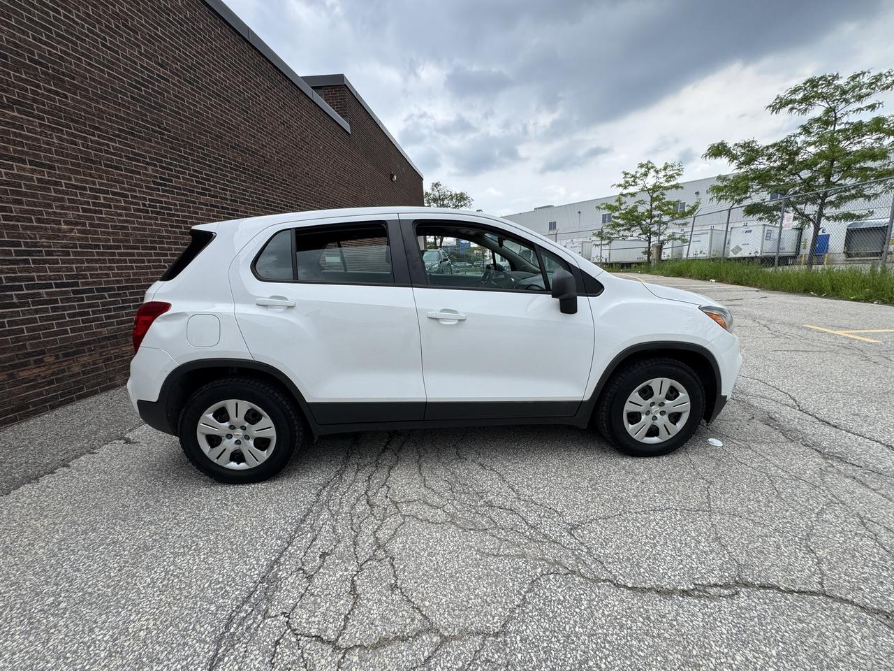 2017 Chevrolet Trax LS Photo