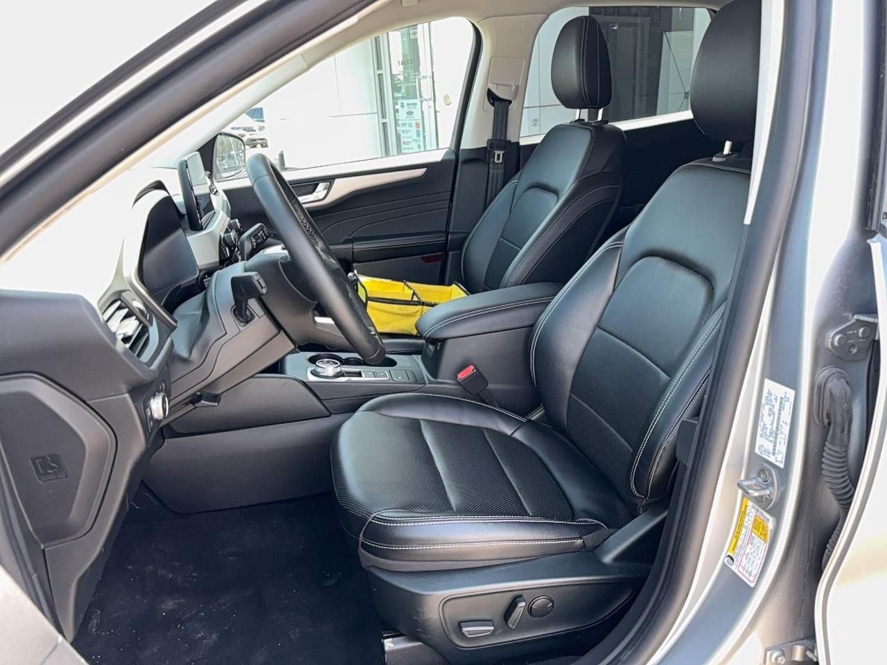 2022 Ford Escape SEL, AWD, HYBRID, PANO ROOF, HITCH, COPILOT! Photo
