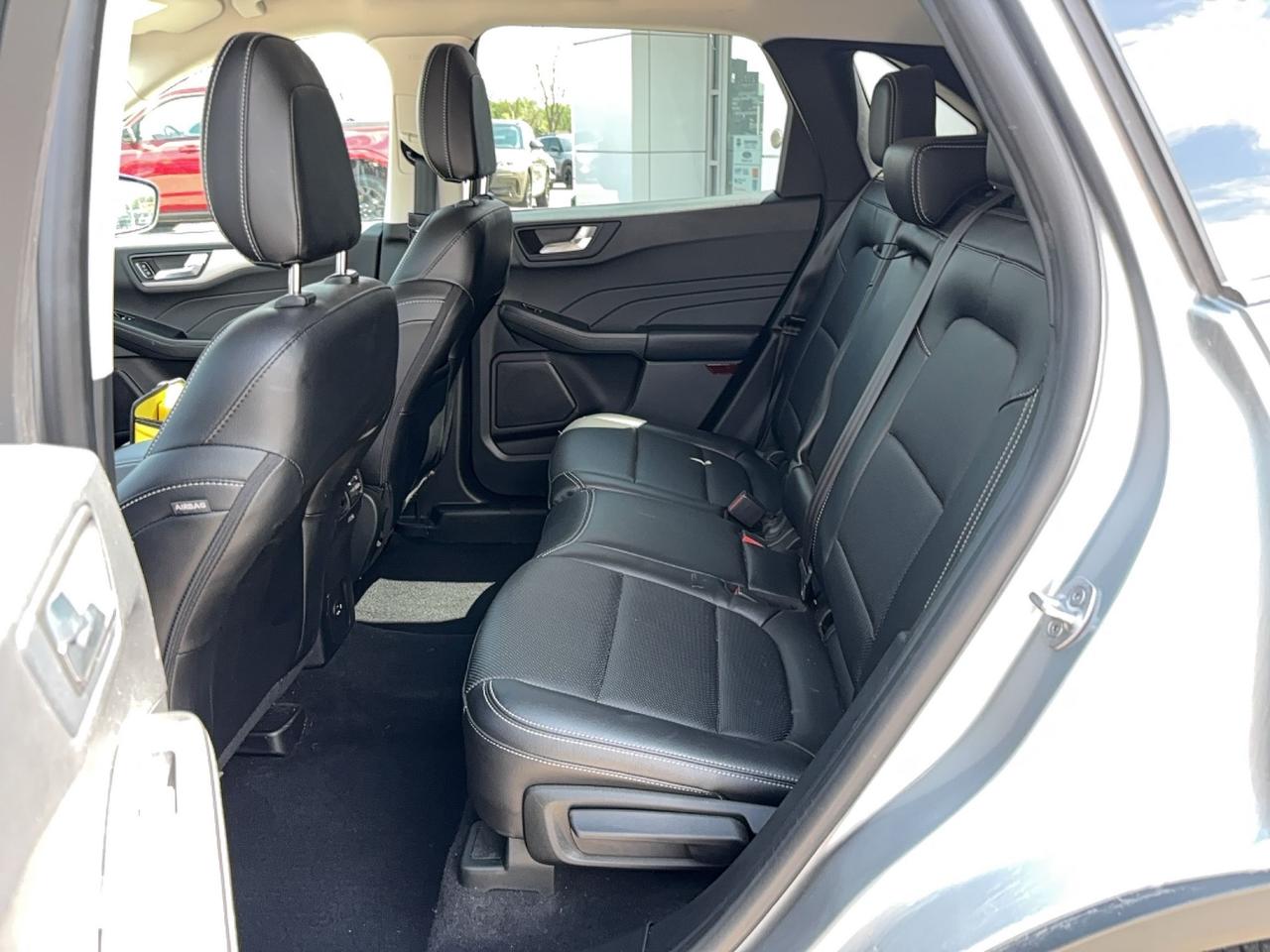 2022 Ford Escape SEL, AWD, HYBRID, PANO ROOF, HITCH, COPILOT! Photo