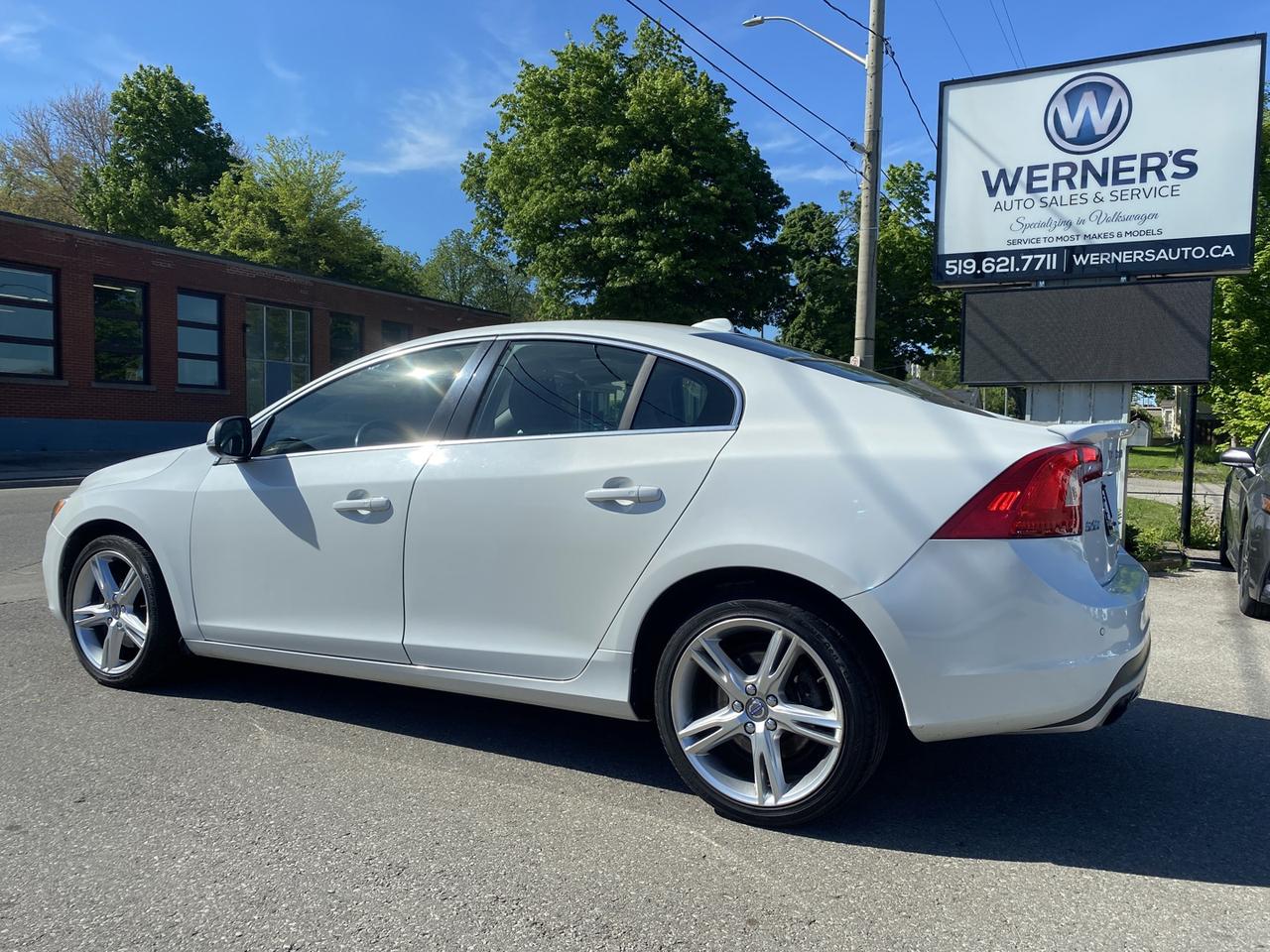 2016 Volvo S60 2.5 Premier 4WD - Photo #2