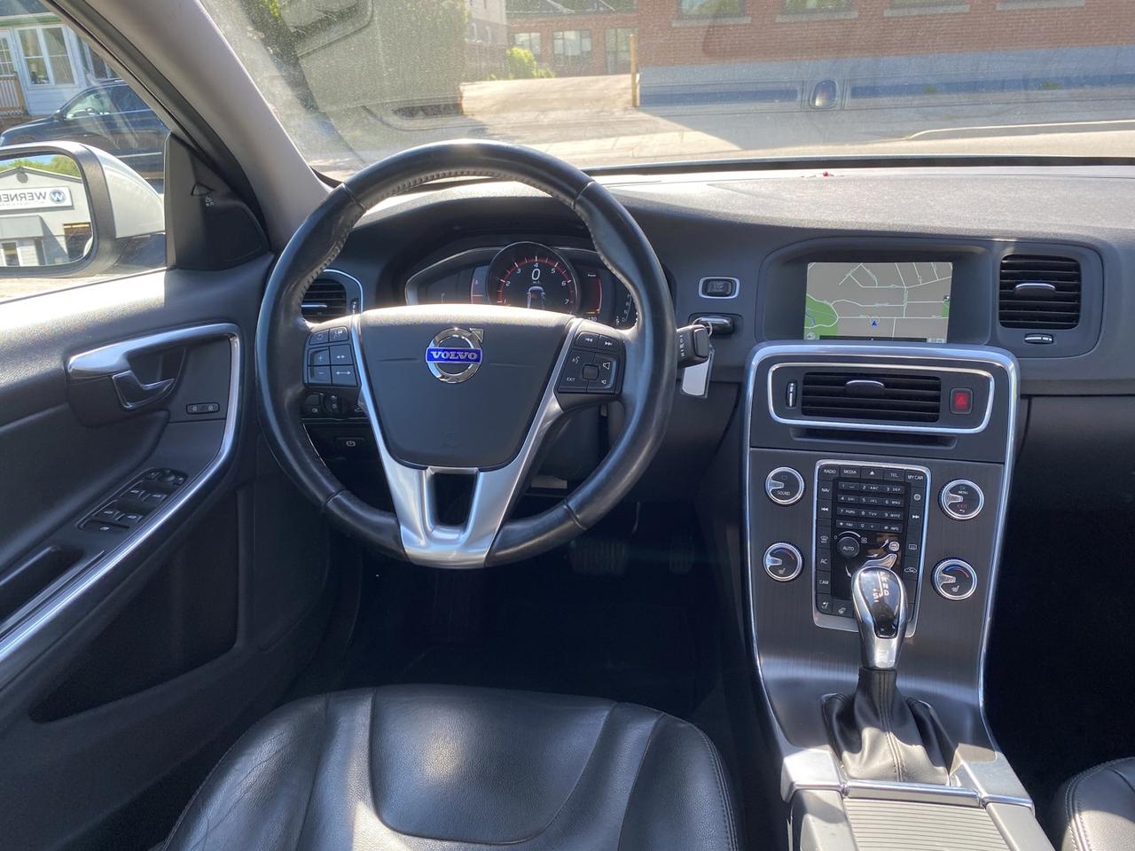 2016 Volvo S60 2.5 Premier 4WD - Photo #5