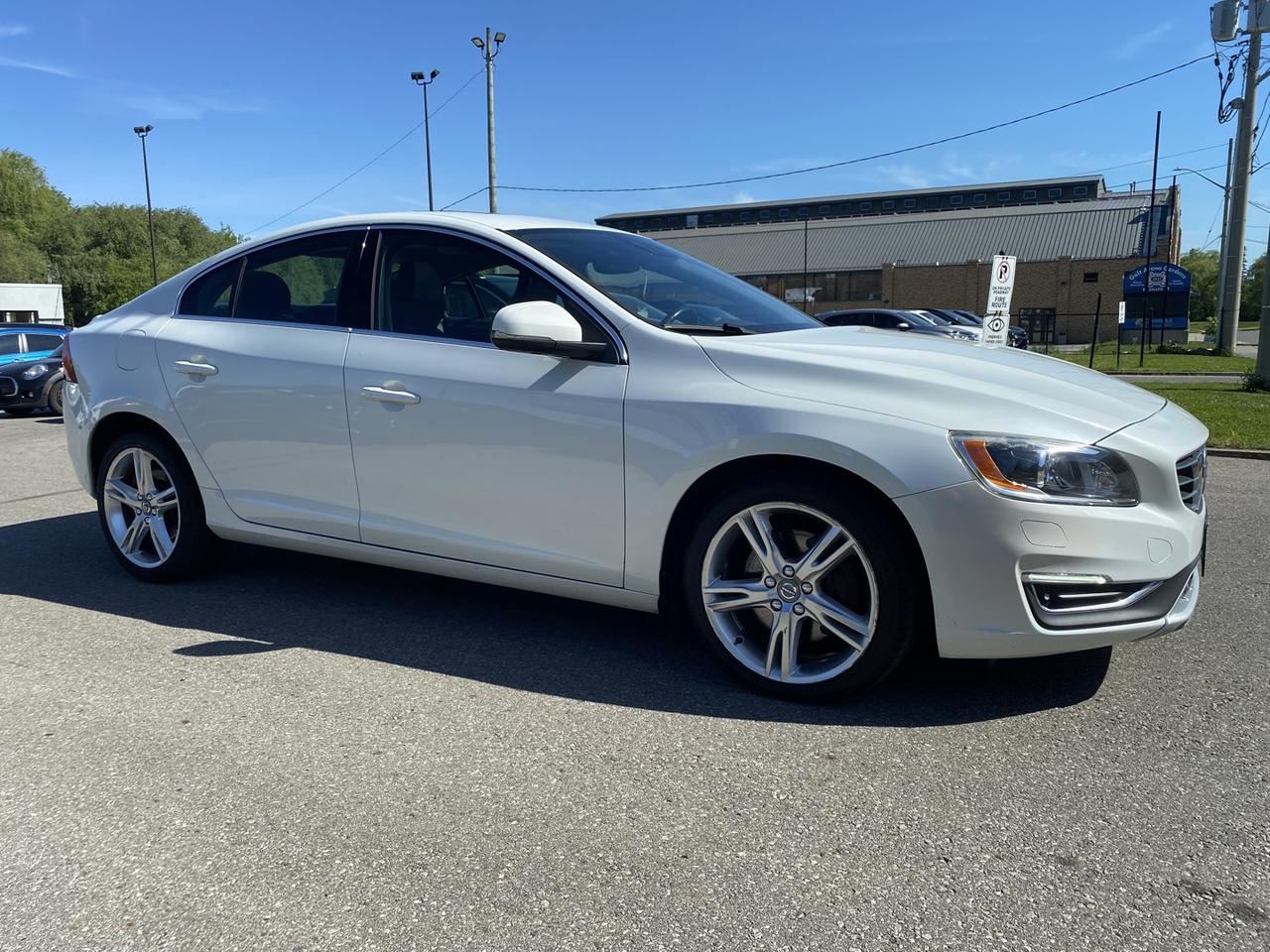 2016 Volvo S60 2.5 Premier 4WD - Photo #4
