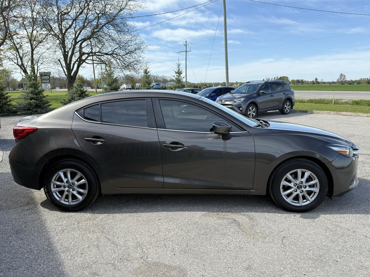 2017 Mazda MAZDA3 GS | Navigation | Backup Camera | Heated Seats Photo